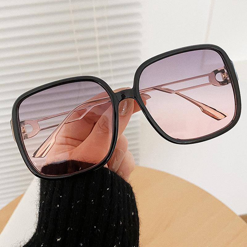 Sunglasses Alloy Square For Women Vintage Hollow Out Leg Oversized Sun Glasses Men Retro Gradient Black Eyewear 
Sunglasses Alloy Square For Women Vintage Hollow Out Leg Oversized Sun Glasses Men Retro Gradient Black Eyewear
