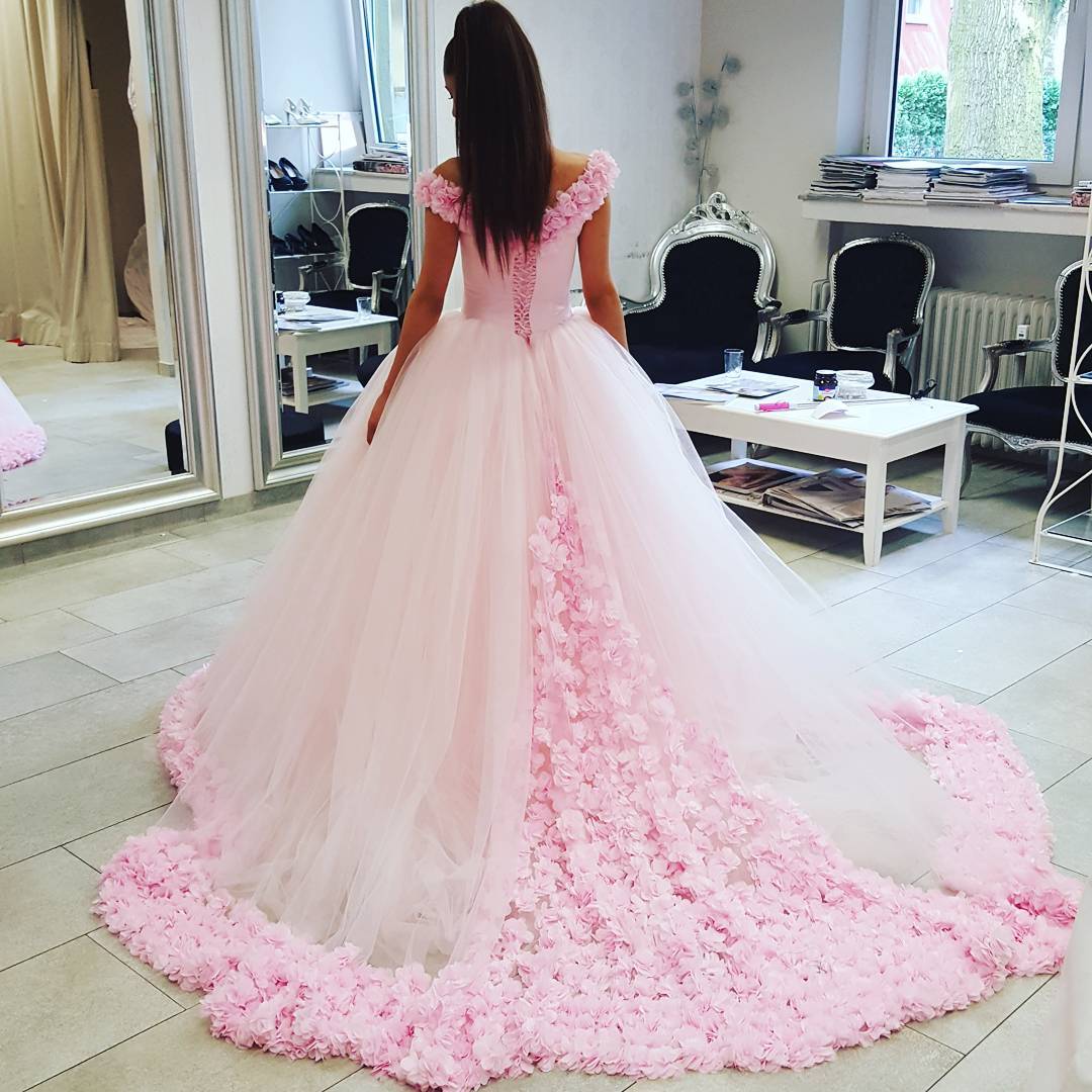 Off the Shoulder New Pink Quinceanera Wedding Dresses Princess Cinderella Long Ball Gowns 3D Flower Lace-up Sweet 16 Year Girls Party Dress
