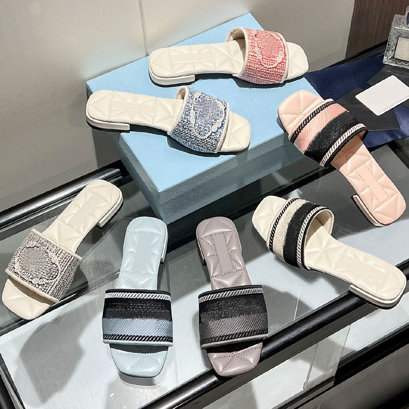 Famous Beach Designer Women Flat Slippers Sandals Slides Sandals Soft Dough Genuine Leather Flats Sole Womens Woman Slipper Sandal Size 35-42 With Box, Colour 1
Famous Beach Designer Women Flat Slippers Sandals Slides Sandals Soft Dough Genuine Leather Flats Sole Womens Woman Slipper Sandal Size 35-42 With Box, Colour 1