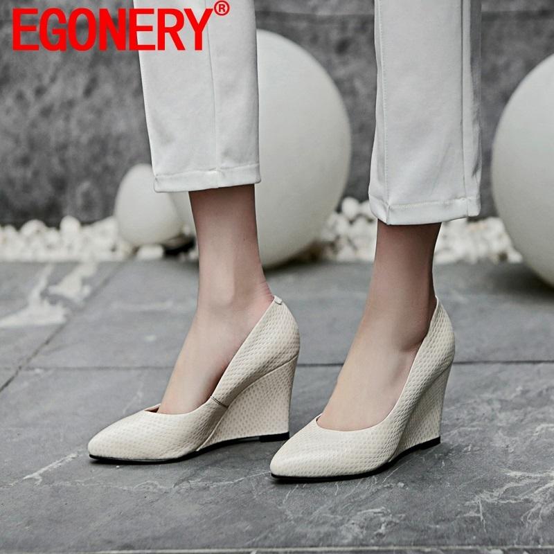 EGONERY genuine leather pumps women Embossed snake skin texture soft leather woman shoes 2020 new come pointed toe wedges pumps, Beige
EGONERY genuine leather pumps women Embossed snake skin texture soft leather woman shoes 2020 new come pointed toe wedges pumps, Beige