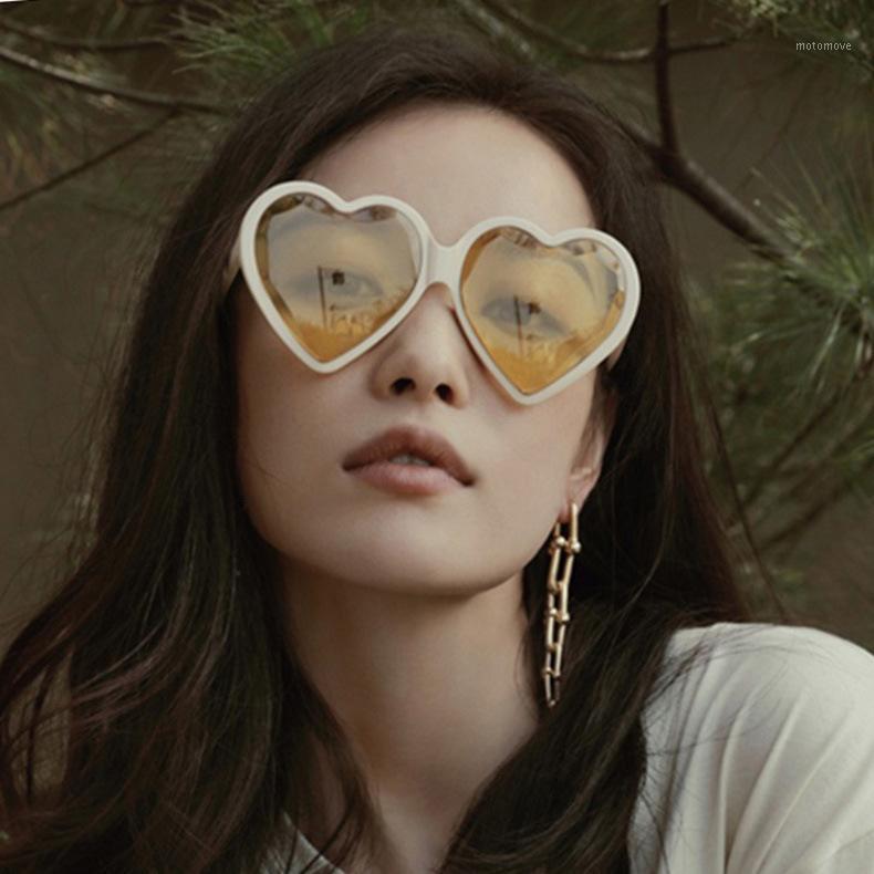MYT_0170 New sunglasses Big Frame Heart Sun Glasses Women Female Shades Lady Vintage Sunglasses Street Snap Eyewear Oval Oculos1 
MYT_0170 New sunglasses Big Frame Heart Sun Glasses Women Female Shades Lady Vintage Sunglasses Street Snap Eyewear Oval Oculos1