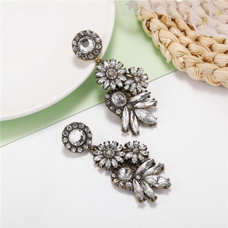 Women's Exaggerated Retro Alloy Crystal Beaded Earrings Fashion Geometric Rhinestone Ladies Earrings Wedding Jewelry Kolczyki 
Women's Exaggerated Retro Alloy Crystal Beaded Earrings Fashion Geometric Rhinestone Ladies Earrings Wedding Jewelry Kolczyki