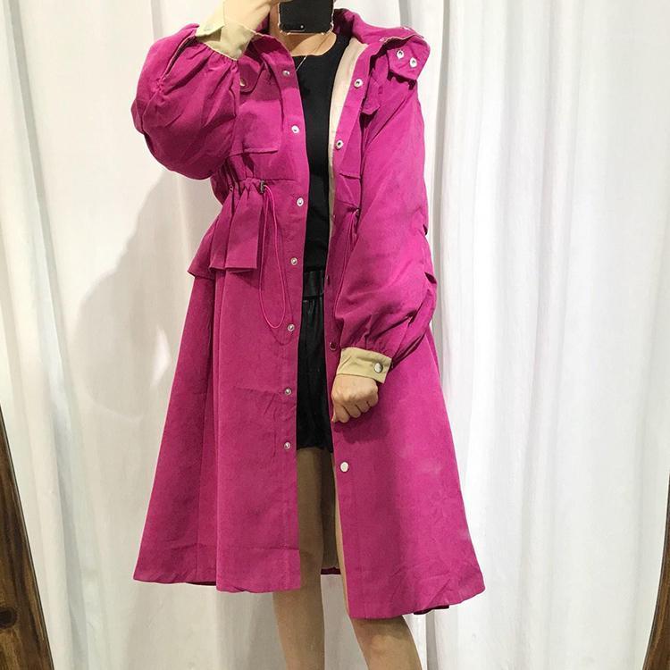 2020 autumn winter new fashion hooded long red Adjustable Waist women trench coats sweet style female coats gx12501
2020 autumn winter new fashion hooded long red Adjustable Waist women trench coats sweet style female coats gx12501