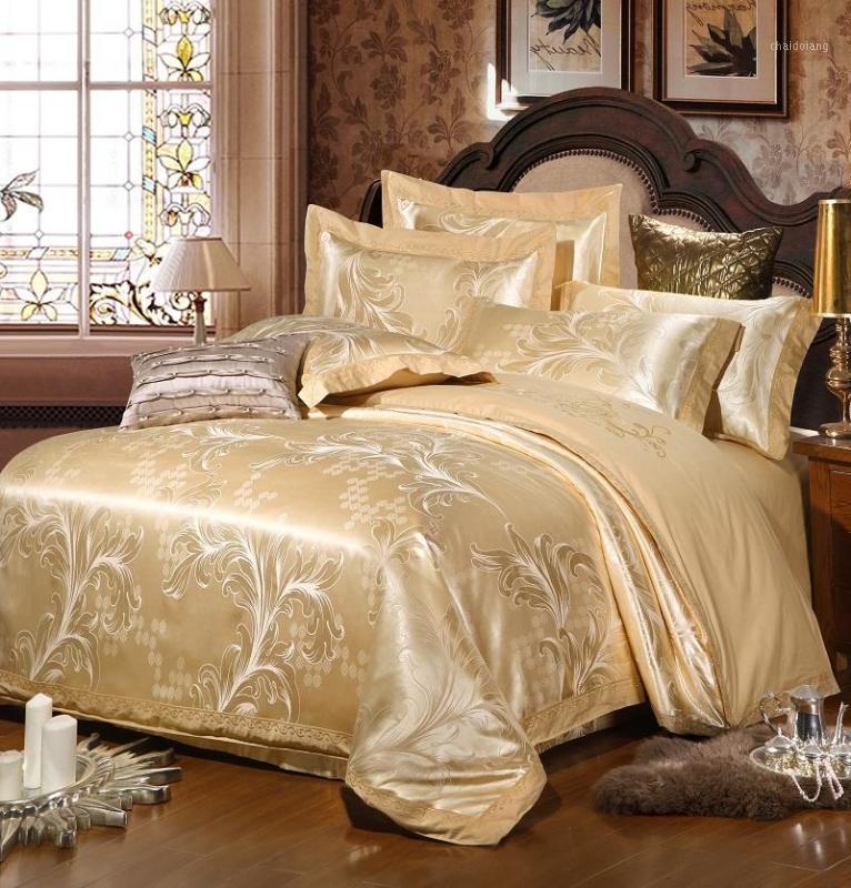 4pcs Luxury Silk Cotton satin Jacquard Bedding Set European aristocracy Duvet cover sets Bed Sheet Pillowcases Queen King size1, Ty11
4pcs Luxury Silk Cotton satin Jacquard Bedding Set European aristocracy Duvet cover sets Bed Sheet Pillowcases Queen King size1, Ty11