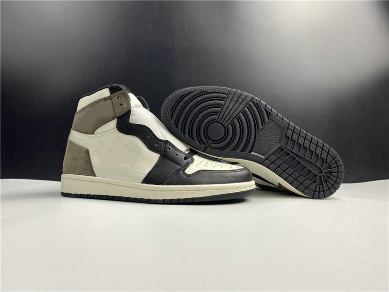 High Version 1 High OG Basketball Designer Shoes Sail Dark Mocha Black White Fashion Woman Chaussures Trainers Come With Box
High Version 1 High OG Basketball Designer Shoes Sail Dark Mocha Black White Fashion Woman Chaussures Trainers Come With Box
