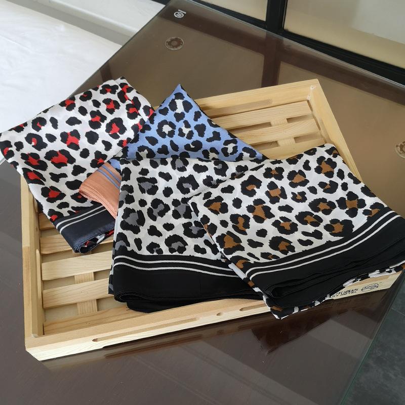 Scarves Fashion Red Blue Khaki Gray Leopard Print Scarf For Women Silk Satin Bag Scarfs Female 70*70cm Square Neck Ladies
Scarves Fashion Red Blue Khaki Gray Leopard Print Scarf For Women Silk Satin Bag Scarfs Female 70*70cm Square Neck Ladies