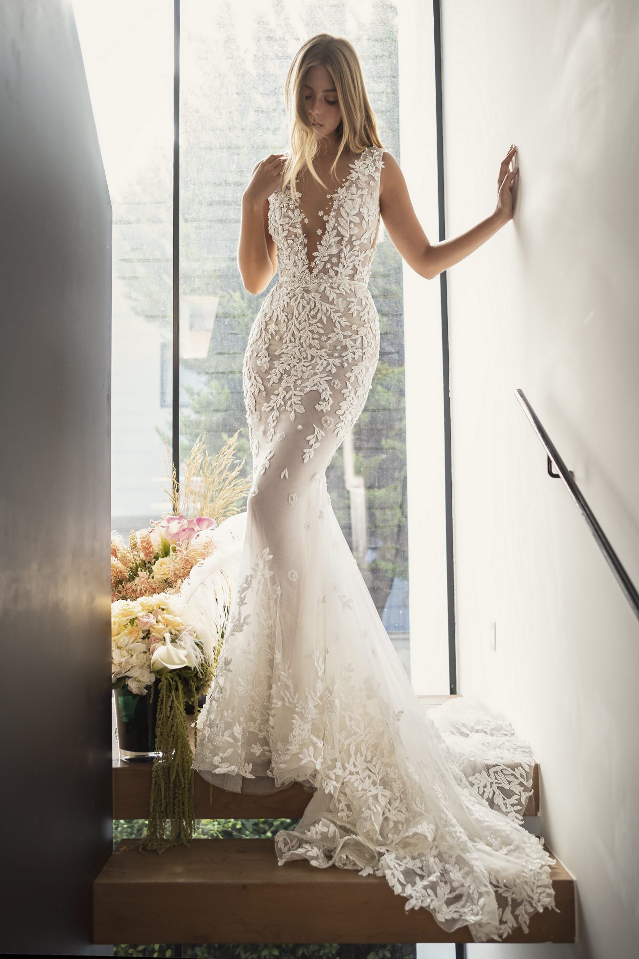 New Dresses Sexy Deep V Neck Lace Beads Appliques Bridal Gowns Custom Made Backless Sweep Train Mermaid Wedding Dress