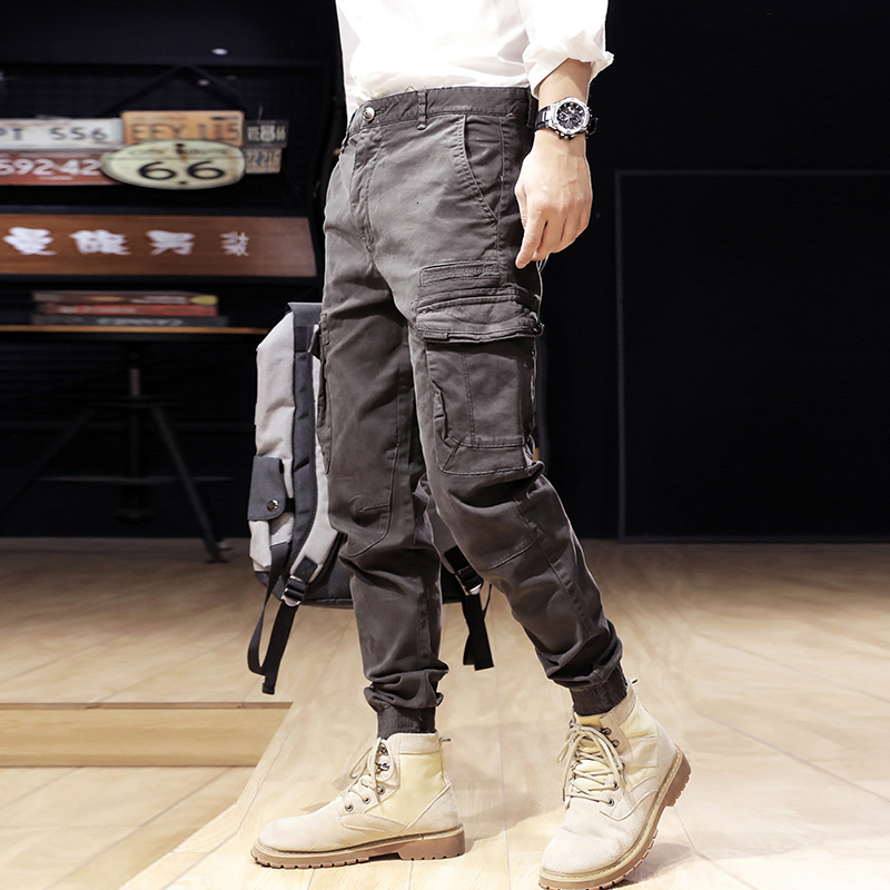 2021 New Fashion Streetwear Men Jeans Spliced Designer Casual Big Pocket Cargo Pants Overalls Slack Bottom Hip Hop Joggers Harem Trousers Ra, Army green
2021 New Fashion Streetwear Men Jeans Spliced Designer Casual Big Pocket Cargo Pants Overalls Slack Bottom Hip Hop Joggers Harem Trousers Ra, Army green