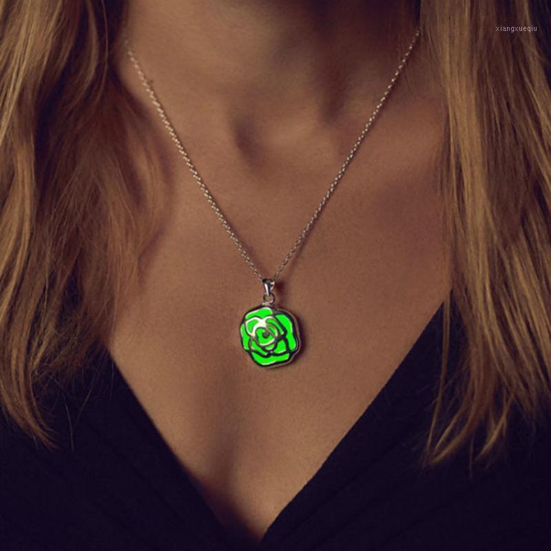 Pendant Necklaces Classic Hollow Rose Shape Glowing Necklace Blue Green Luminous Chain For Women Party Jewelry, Silver
Pendant Necklaces Classic Hollow Rose Shape Glowing Necklace Blue Green Luminous Chain For Women Party Jewelry, Silver