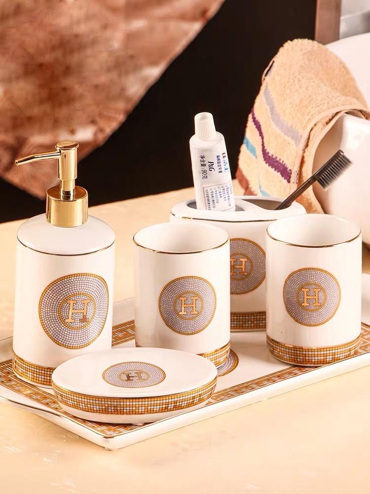Bath Accessory Set European Ceramic Bathroom Five-piece Creative Products Simple Wash Cup Soap Dispenser
Bath Accessory Set European Ceramic Bathroom Five-piece Creative Products Simple Wash Cup Soap Dispenser