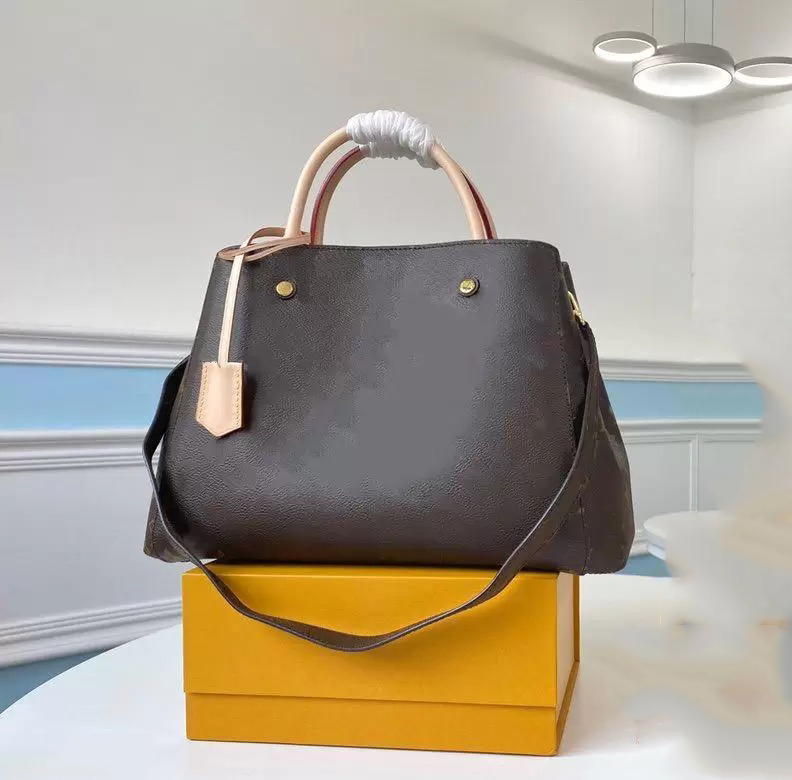 Designer Bags Montaigne BB Womens Handbags bags louise viuton Paris Key bell chic functional luxury handbags louiss VuttonTotes crossbody shoulder bag, For consultation
Designer Bags Montaigne BB Womens Handbags bags louise viuton Paris Key bell chic functional luxury handbags louiss VuttonTotes crossbody shoulder bag, For consultation