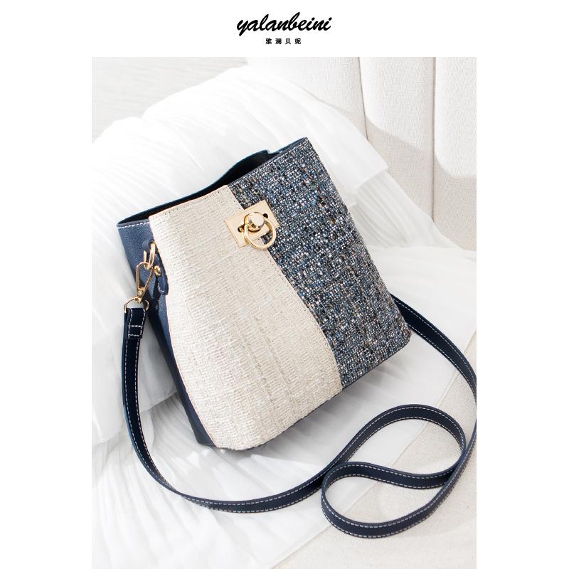 Autumn Winter Small Flap Bag Women's Bag 2021 Lady's One-shoulder Sloping Fashion Crossbody Bags Bucket Shoulder, Black
Autumn Winter Small Flap Bag Women's Bag 2021 Lady's One-shoulder Sloping Fashion Crossbody Bags Bucket Shoulder, Black
