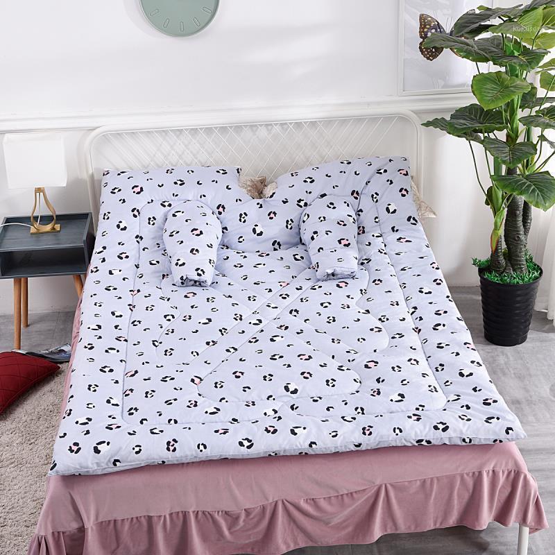 Winter Comforter autumn Lazy Quilt with Sleeves family Blanket Cape Cloak Nap Blanket Dormitory Mantle Covered 10 styles1, 03
Winter Comforter autumn Lazy Quilt with Sleeves family Blanket Cape Cloak Nap Blanket Dormitory Mantle Covered 10 styles1, 03