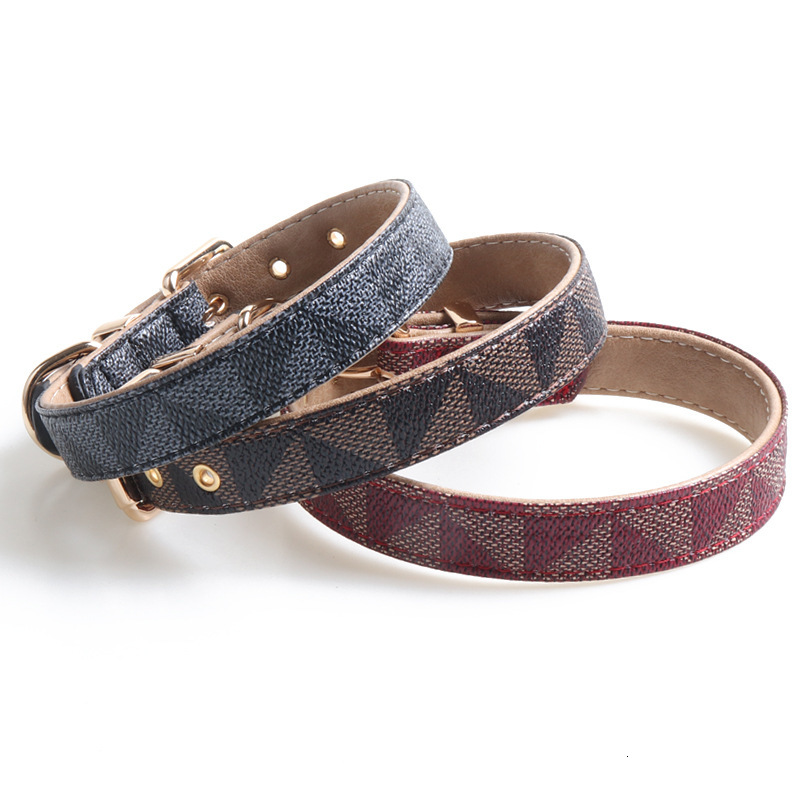 Designer Accessories PU Leather Diamond Pattern Dog Adjustable Size collar and Leash Set Luxury Pet Supplies
Designer Accessories PU Leather Diamond Pattern Dog Adjustable Size collar and Leash Set Luxury Pet Supplies