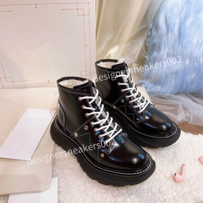TOP NEW Speed Trainer Black Walking Sneakers Men Women Black Red Casual Shoes Fashion Paris Sneakers kM201212, 01
TOP NEW Speed Trainer Black Walking Sneakers Men Women Black Red Casual Shoes Fashion Paris Sneakers kM201212, 01