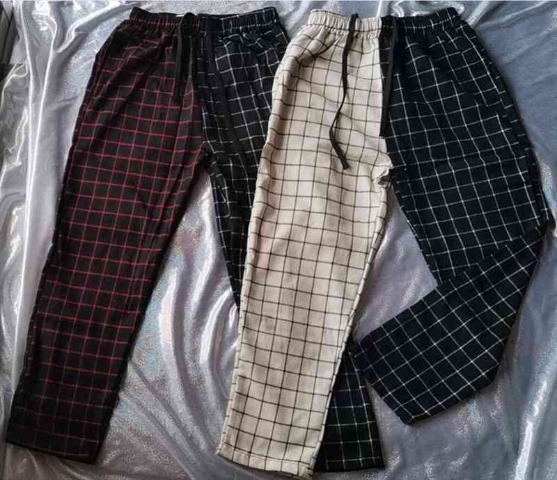 England Style Classic Plaid Pants Women Straight Pant Harem Pants Casual Trousers Femme Bottom Pantalon Punk Sweatpants, Black;white
England Style Classic Plaid Pants Women Straight Pant Harem Pants Casual Trousers Femme Bottom Pantalon Punk Sweatpants, Black;white