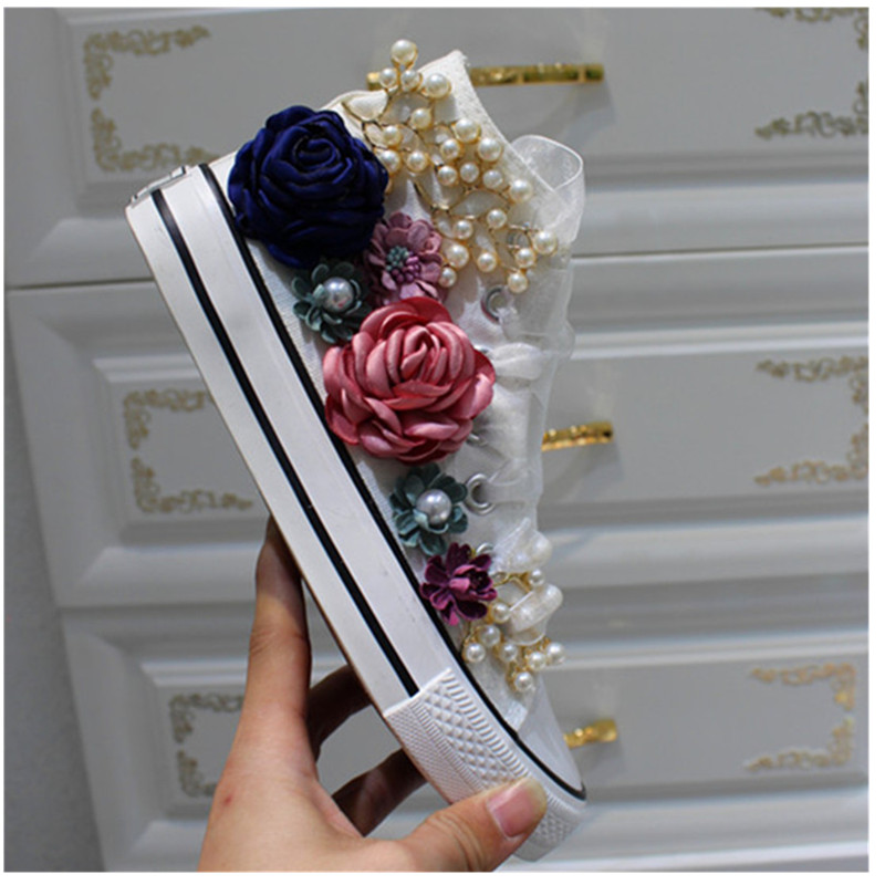 Designer Shoes Autumn canvas shoes white shoes women high top handmade three-dimensional flower flat fashion, Black flat base
Designer Shoes Autumn canvas shoes white shoes women high top handmade three-dimensional flower flat fashion, Black flat base