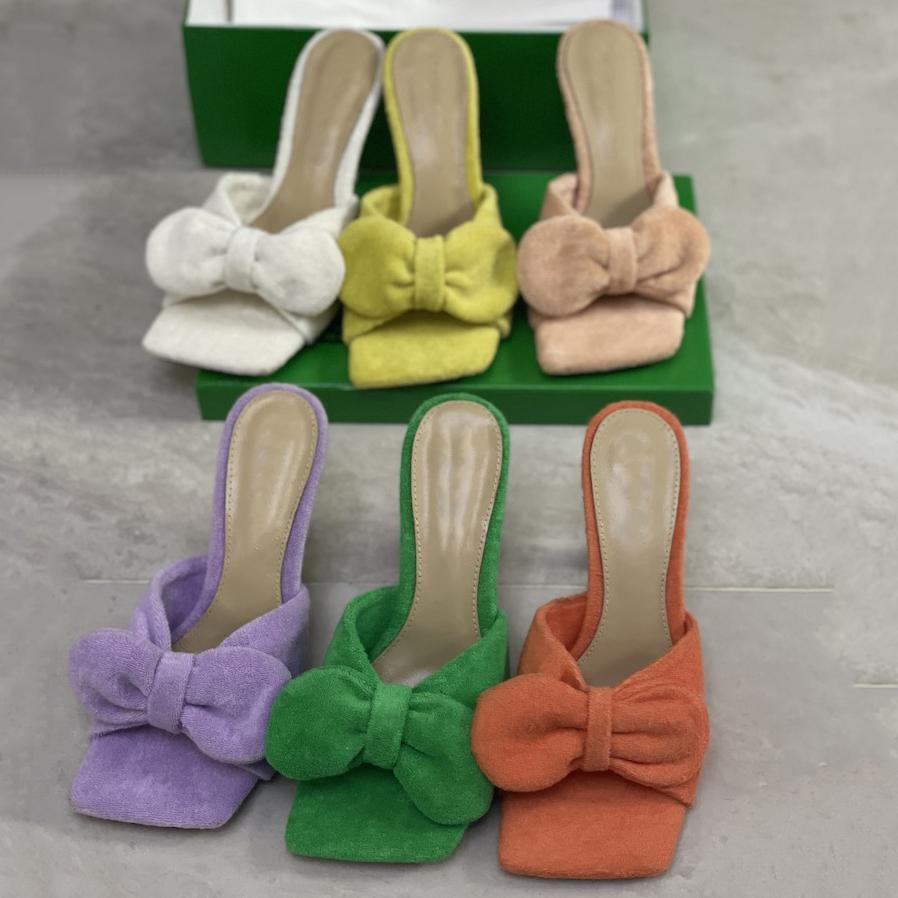 Designer Women Towel Mules Unlined Sandals Bowtie Stretch quilted Slides High Heels lido Sandal Designer Shoes Squared Sole Top Quality Beac, Black
Designer Women Towel Mules Unlined Sandals Bowtie Stretch quilted Slides High Heels lido Sandal Designer Shoes Squared Sole Top Quality Beac, Black