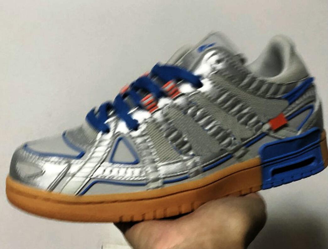 2020 Rubber Dunk Running Shoes University Gold Blue Green Black UNC Skateboard Shoes Womens Designer Fashion Sneakers EUR36-45
2020 Rubber Dunk Running Shoes University Gold Blue Green Black UNC Skateboard Shoes Womens Designer Fashion Sneakers EUR36-45