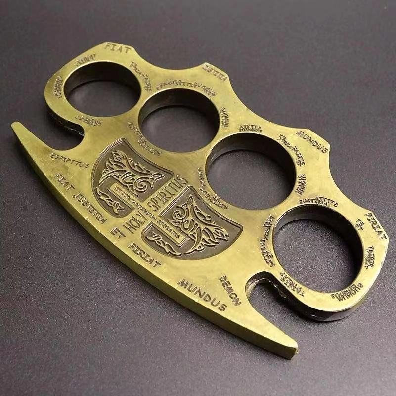 2021Constantine hell detective: the same type of survival knuckle copper ring boxer buckles zinc alloy men's and women's defense ring
2021Constantine hell detective: the same type of survival knuckle copper ring boxer buckles zinc alloy men's and women's defense ring
