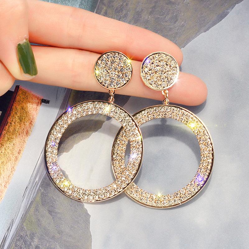 Fashion exaggerated geometric round with drill earrings wild exaggerated circle earrings women danglers
Fashion exaggerated geometric round with drill earrings wild exaggerated circle earrings women danglers