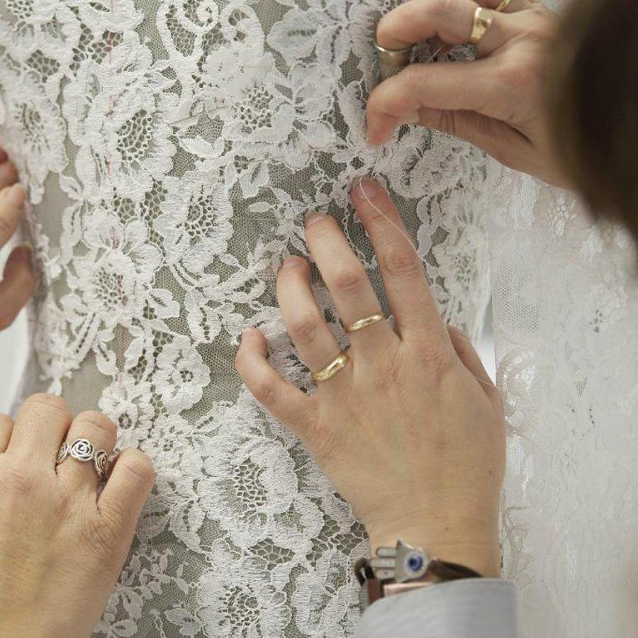 One Retro Lace Shoulder Mermaid Wedding Dresses Saudi Arabia Illusion Long Sleeve Tulle Sweep Train Bridal Gowns Spring 260I