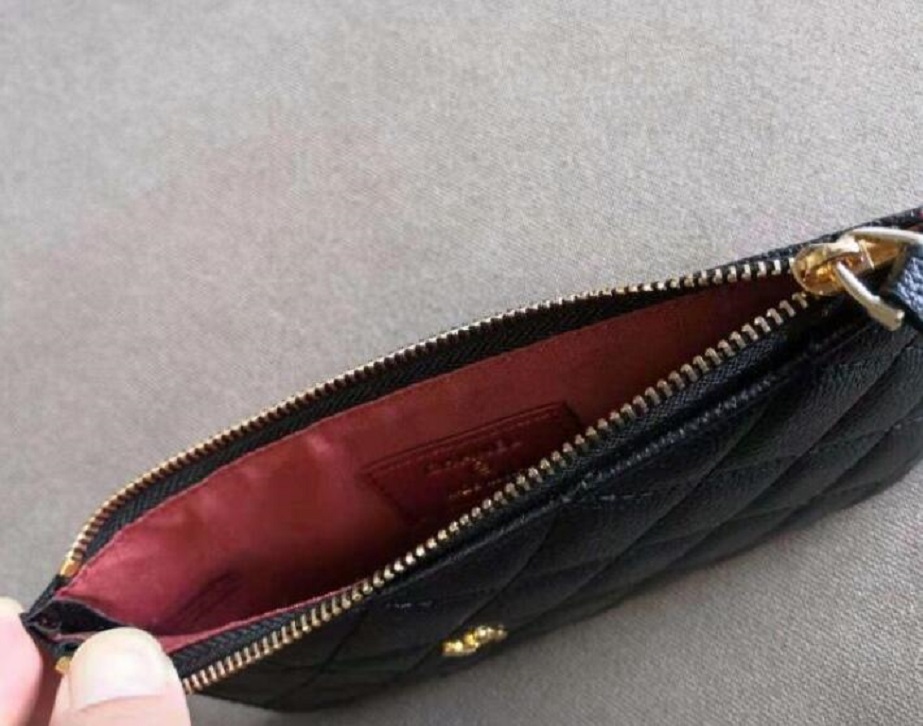 Caviar Mobile phone bag Zipper pocket Wallet Luxury Leather Credit card bag Female designers Name holder style Zero Purse, Black
Caviar Mobile phone bag Zipper pocket Wallet Luxury Leather Credit card bag Female designers Name holder style Zero Purse, Black