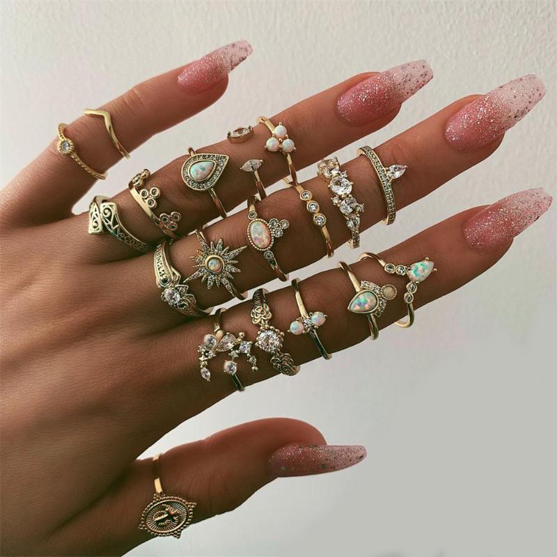 19 Pcs/Set Retro Moon Crystal Geometry Cross Personality Gems Gold Ring Set Ladies Charm Party Wedding Jewelry Accessories
19 Pcs/Set Retro Moon Crystal Geometry Cross Personality Gems Gold Ring Set Ladies Charm Party Wedding Jewelry Accessories