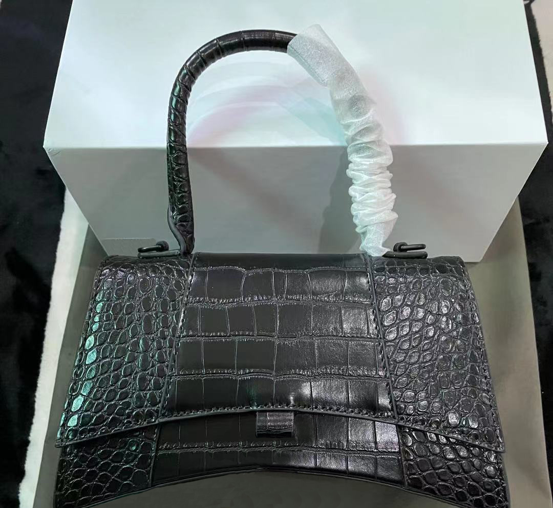 2021 luxury designer handbag ladies fashion shoulder bag wallet crocodile moon diagonal bag wallet color multiple choice, No bag
2021 luxury designer handbag ladies fashion shoulder bag wallet crocodile moon diagonal bag wallet color multiple choice, No bag
