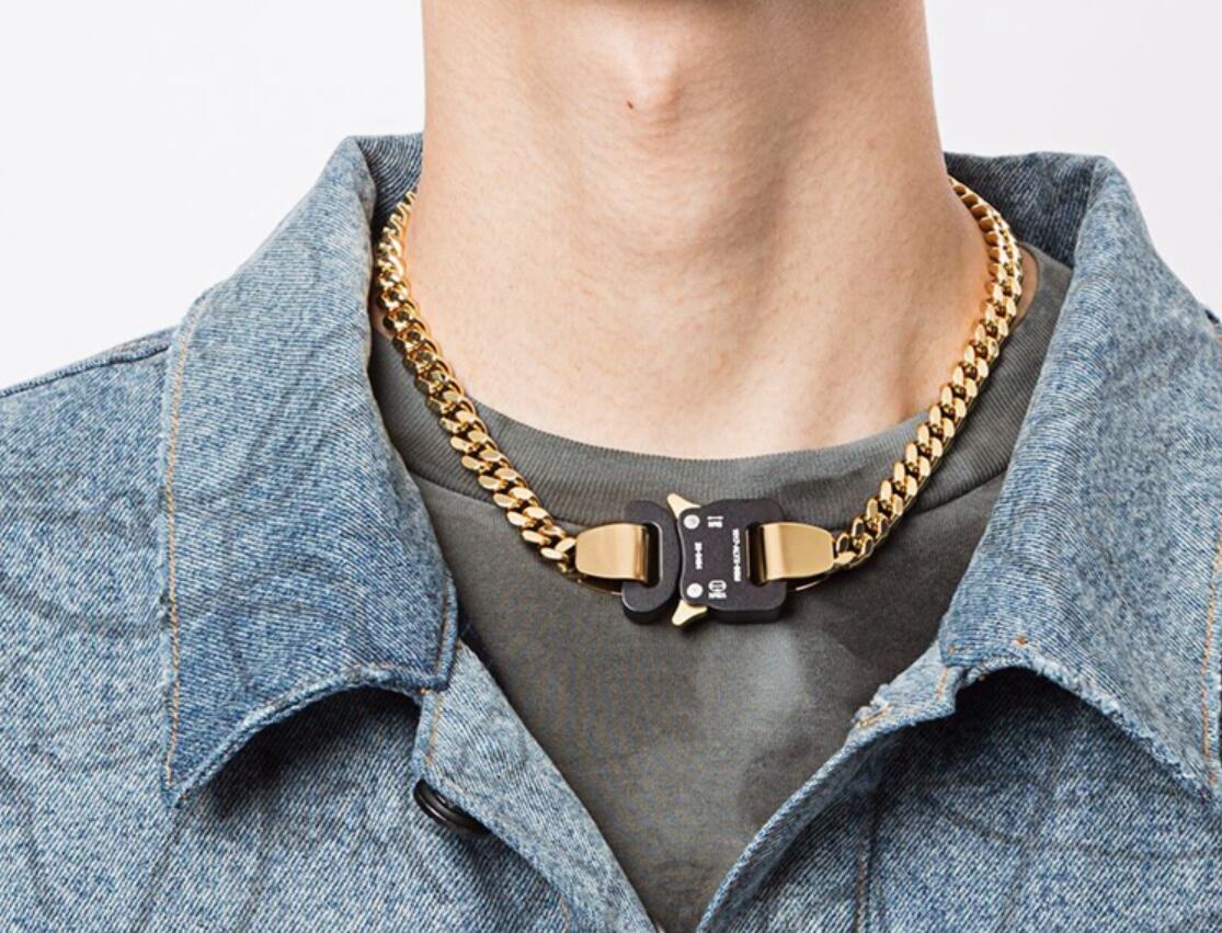 Brand New Aluminium Alloy 1017ALYX 9SM BUCKLES Hollow out NECKLACE Buckle Necklace With Gift box Free shippping
Brand New Aluminium Alloy 1017ALYX 9SM BUCKLES Hollow out NECKLACE Buckle Necklace With Gift box Free shippping