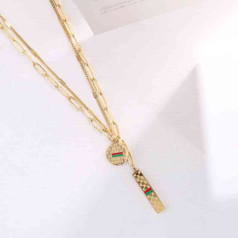 Gu 2022cci new men and womenTitanium Steel g Family Ancient Red and Green Striped Necklace Double-layer Geometric Clavicle Chain Wind 
Gu 2022cci new men and womenTitanium Steel g Family Ancient Red and Green Striped Necklace Double-layer Geometric Clavicle Chain Wind
