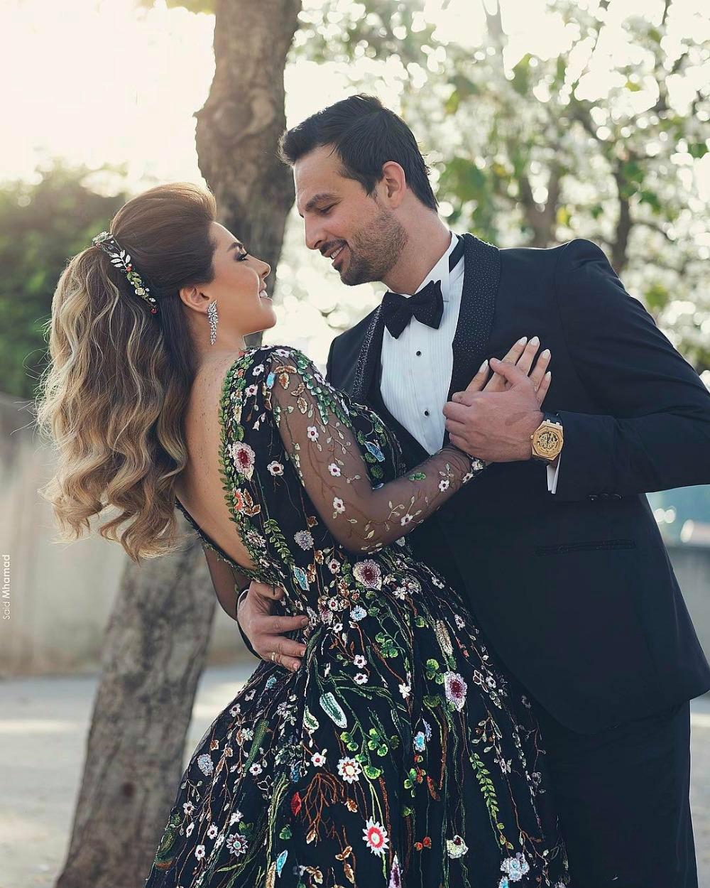 Gorgeous Arabic Dubai ral Lace Prom Dresses Sweep Train Sexy Backless Illusion Long Sleeves Engagement Dress Women Formal Evening Gowns