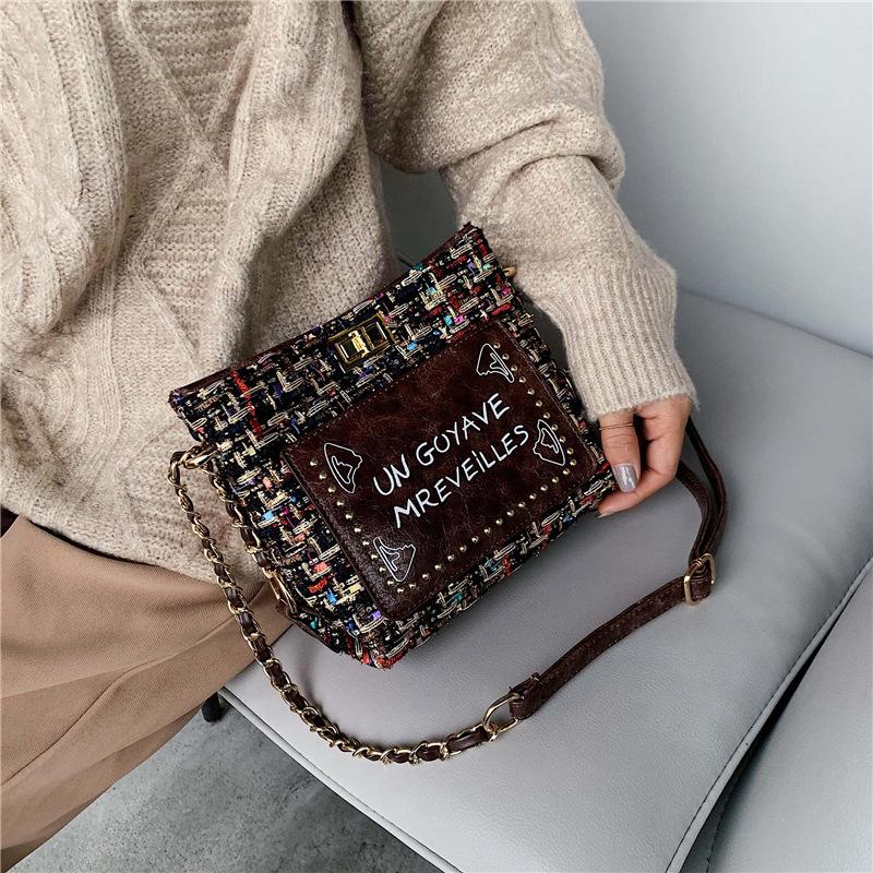 2021 New trendy with popular oblique bag texture fashion sub-letter bucket bag, Black
2021 New trendy with popular oblique bag texture fashion sub-letter bucket bag, Black