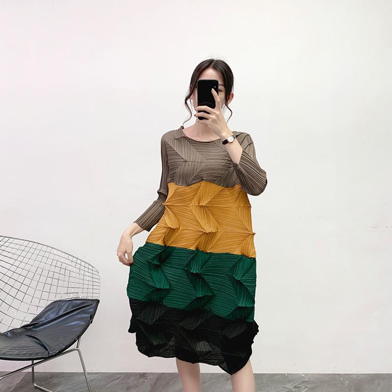 Miyake Pleated Diamond Dresses New Autumn Bottoming Patchwork O-neck Knee-Length Women Dress Long Sleeves Plus Size 2020, Black
Miyake Pleated Diamond Dresses New Autumn Bottoming Patchwork O-neck Knee-Length Women Dress Long Sleeves Plus Size 2020, Black