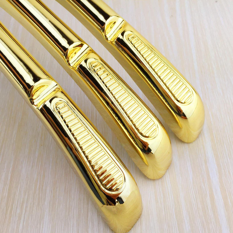 10 PcsLot High Grade Beautiful Shiny Golden Wide Shoulder Luxury Gold Plastic Clothes Hanger Rack for Coats Pants Wedding Dress T