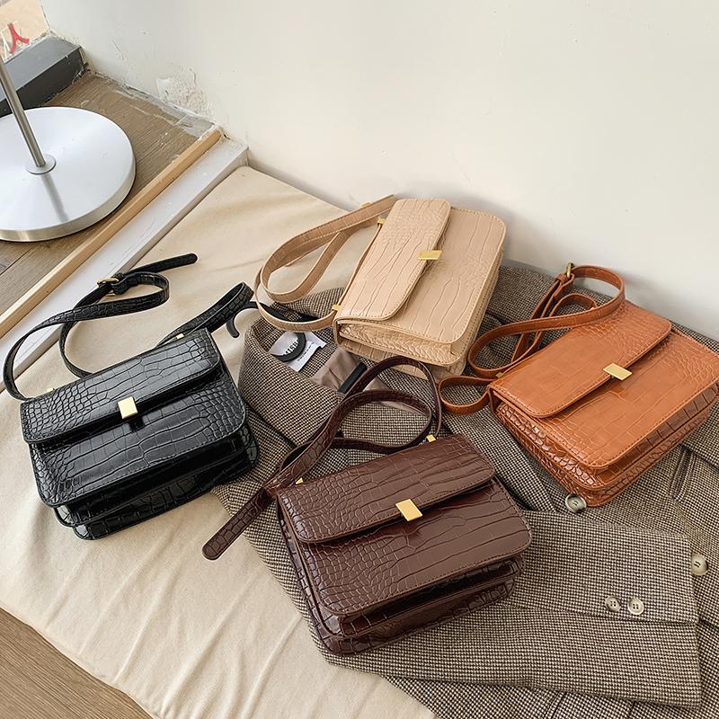 HOT Niche Design Crocodile Pattern Handbags Winter Fashion Cross-body Tofu Bag High-end Sense Shoulder Square Bag Width: 21.5cm, Black
HOT Niche Design Crocodile Pattern Handbags Winter Fashion Cross-body Tofu Bag High-end Sense Shoulder Square Bag Width: 21.5cm, Black