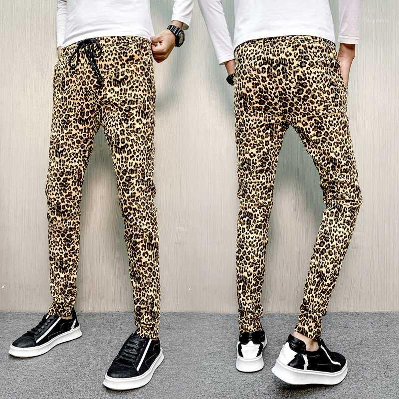 Men's personality leopard print plus size small feet print pants Korean men's trendy stretch casual trousers1, Black
Men's personality leopard print plus size small feet print pants Korean men's trendy stretch casual trousers1, Black