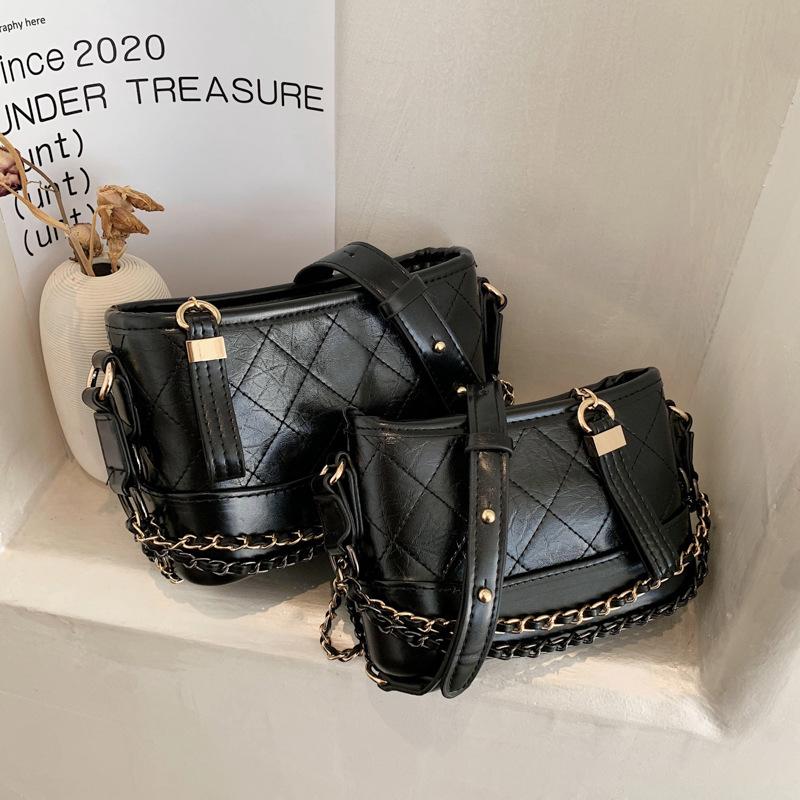 Women New High Capacity Elegant Chains PU Leather Personality All-match Crossbody Shoulder Bag Fashion Tide 2021, Beige
Women New High Capacity Elegant Chains PU Leather Personality All-match Crossbody Shoulder Bag Fashion Tide 2021, Beige