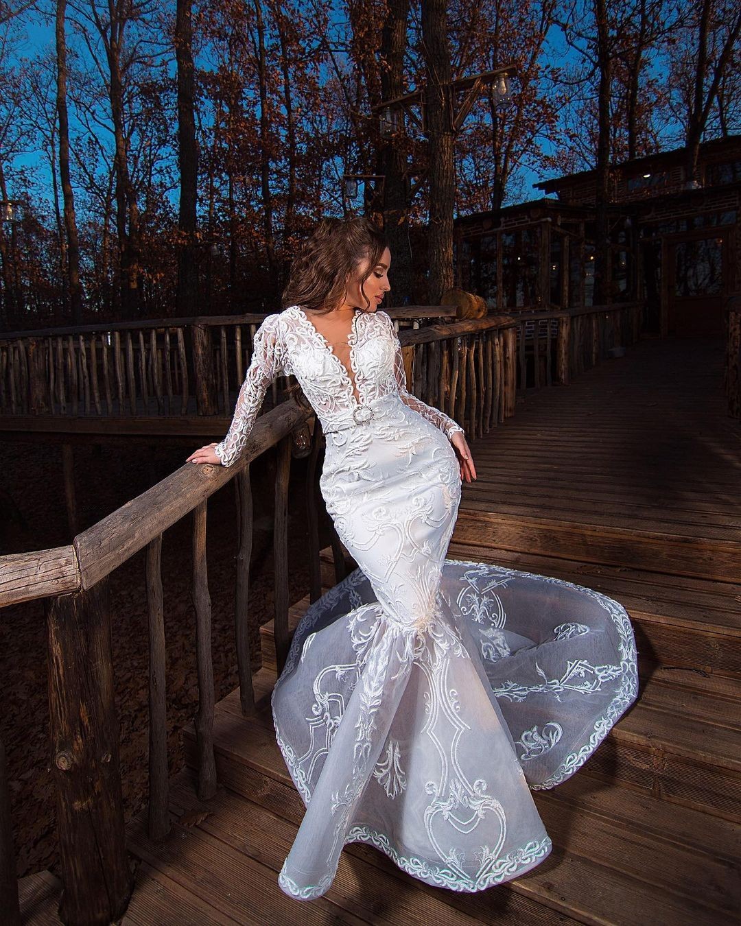 Lace White Mermaid Wedding Dresses Beaded Deep V Neck Appliqued Long Sleeves Bridal Gowns Sweep Train Robe De Marie