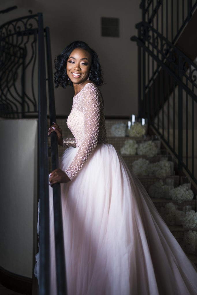 2021 Gorgeous African Backless Wedding Dresses A Line Long Sleeves Pearls Beads Puffy Bridal Formal Dress Garden Country Wedding Gowns