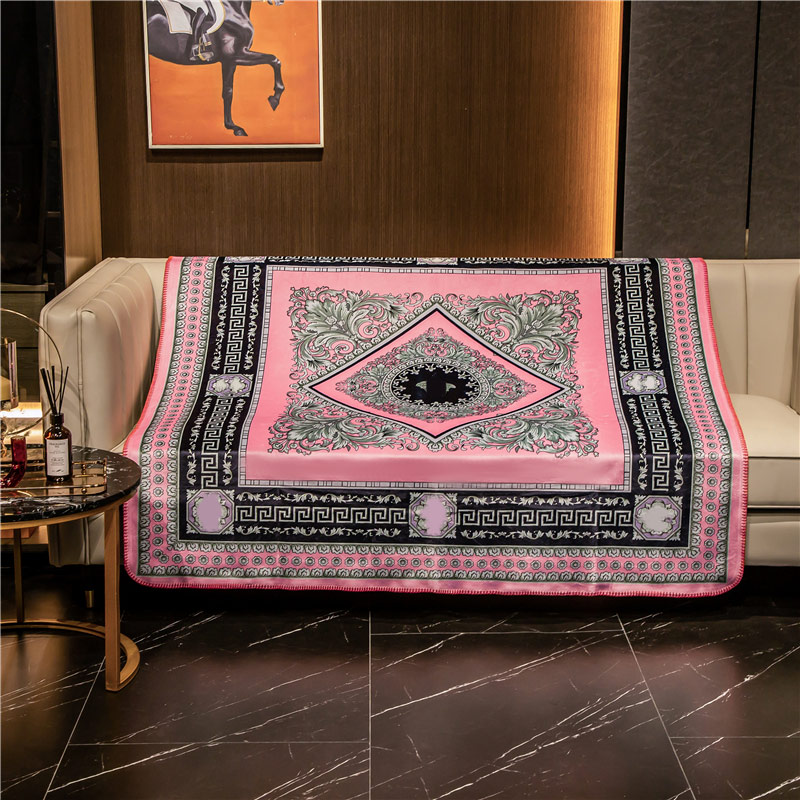 luxurys designers Blankets Winter Warm Blanket Pink Brown Khaki Leopard Printing plush baby women Blanket Chair Sofa Home Decor
luxurys designers Blankets Winter Warm Blanket Pink Brown Khaki Leopard Printing plush baby women Blanket Chair Sofa Home Decor