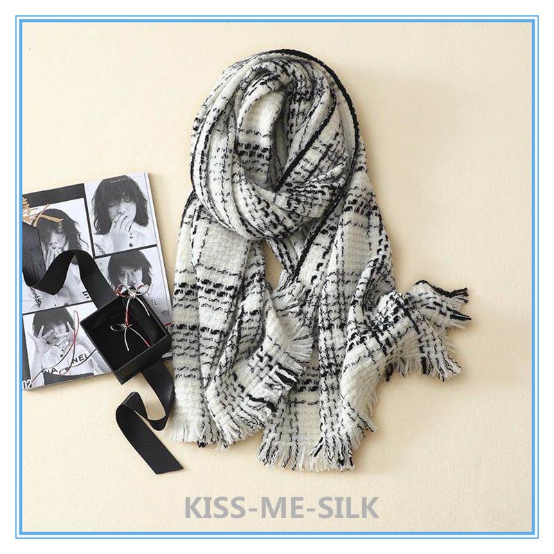 KMS Latest New Pure Cashmere Scarf Simple Design Patchwork Plaid Knitting Tassel scarf shawl for Women 62*184CM/210G
KMS Latest New Pure Cashmere Scarf Simple Design Patchwork Plaid Knitting Tassel scarf shawl for Women 62*184CM/210G