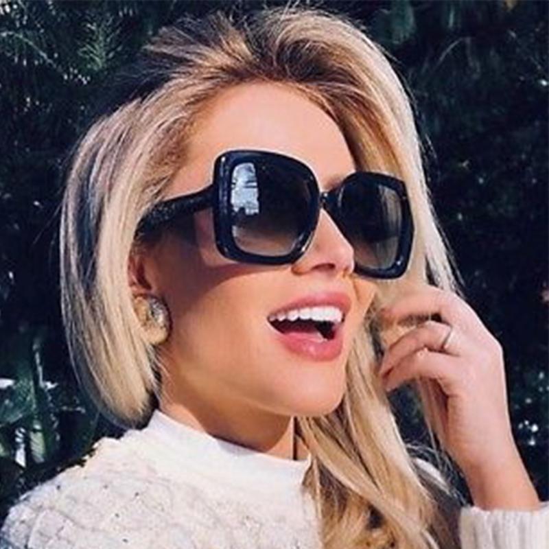 Luxury Fashion 2020 Black Square Sunglasses Brand Designer PC Frame Gradient Lens Shades For Women High Fashion Sun Glasses
Luxury Fashion 2020 Black Square Sunglasses Brand Designer PC Frame Gradient Lens Shades For Women High Fashion Sun Glasses