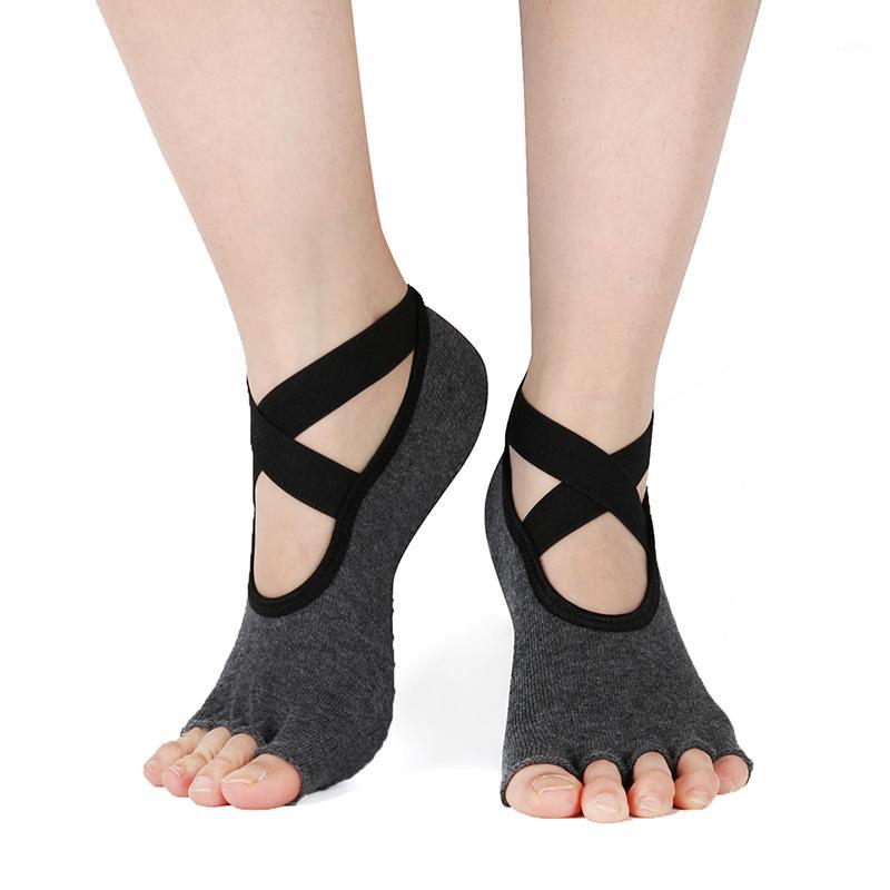 Half Toe Ballet Socks Low Cut Yoga Breathable Grip Dance Slippers Sports Gym 5 Fingers Socks Women Cotton Pilates Sock Fitness1, Black
Half Toe Ballet Socks Low Cut Yoga Breathable Grip Dance Slippers Sports Gym 5 Fingers Socks Women Cotton Pilates Sock Fitness1, Black