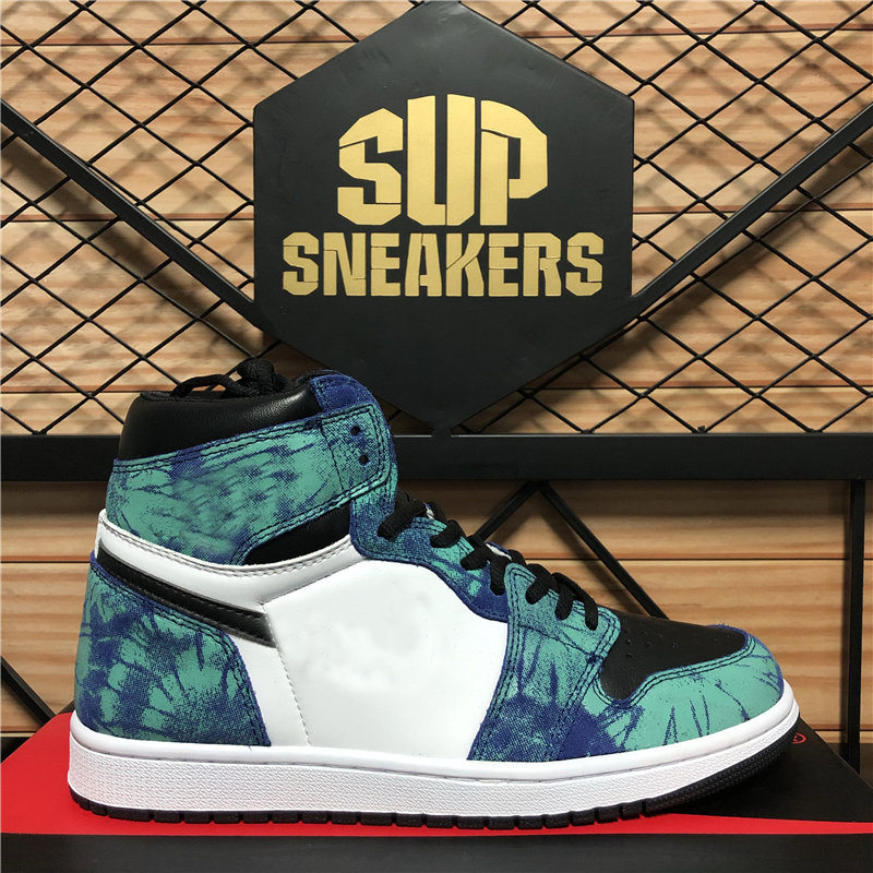 Jumpman 1 Zoom Smoke Grey Travis Scotts Fearless Obsidian Mens Basketball Shoes UNC 1s Chicago Banned Bred Toe Men Sport Designer Sneaker, Gift
Jumpman 1 Zoom Smoke Grey Travis Scotts Fearless Obsidian Mens Basketball Shoes UNC 1s Chicago Banned Bred Toe Men Sport Designer Sneaker, Gift