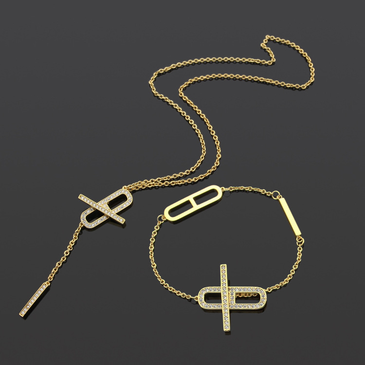 Luxury Designer Jewelry Women Necklace Thin Chains Gold Silver with diamond H Couple Bracelet Necklace suits Fashion Retro Ins Star Style
Luxury Designer Jewelry Women Necklace Thin Chains Gold Silver with diamond H Couple Bracelet Necklace suits Fashion Retro Ins Star Style