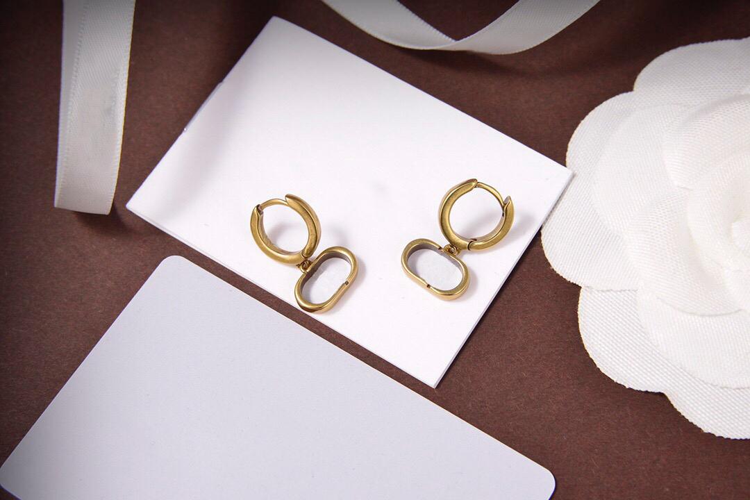 New Designers December Elegant Simple Earrings Fashion Individuality Creative Stud For Women Lover Street Party Gifts
New Designers December Elegant Simple Earrings Fashion Individuality Creative Stud For Women Lover Street Party Gifts