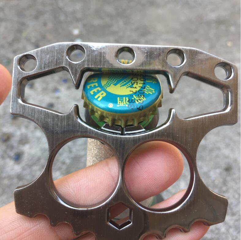 Skull bottle opener self-defense finger buckle finger tiger knuckle dust collector self-defense personal safety men and women self-defense p
Skull bottle opener self-defense finger buckle finger tiger knuckle dust collector self-defense personal safety men and women self-defense p