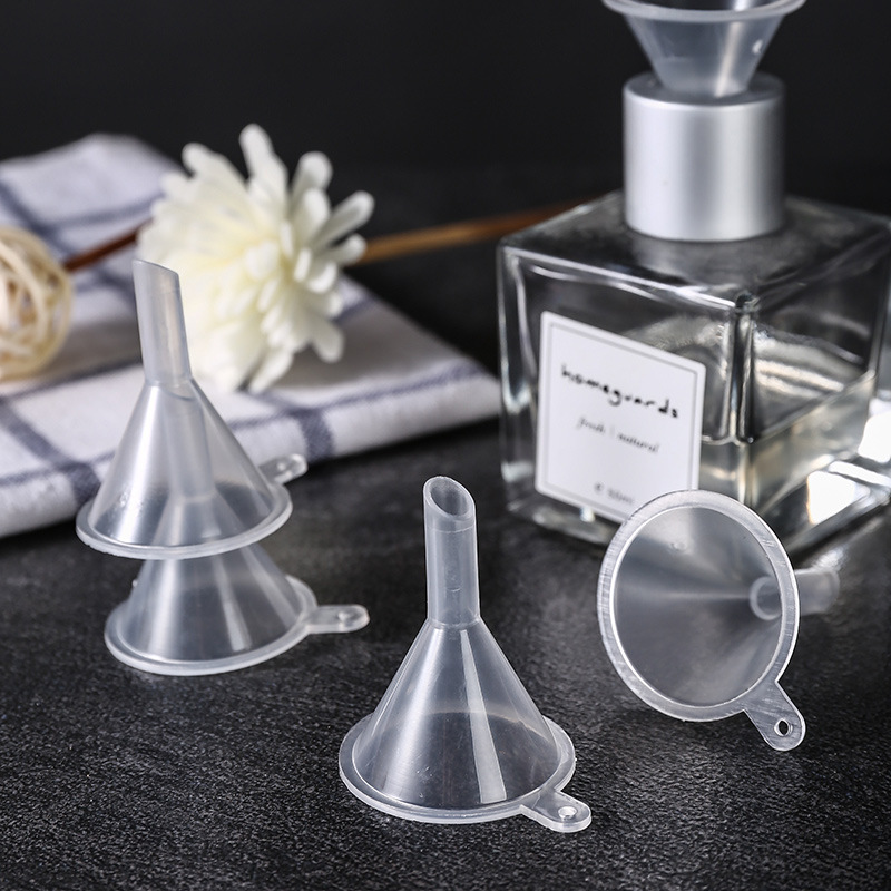 Portable Transparent Mini Funnels Small Plastic Bottleneck Bottles Packing auxiliary tool Kitchen Bar Dining Accessory VT1779