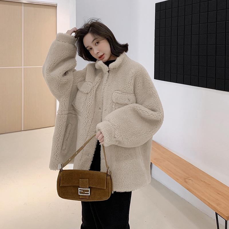 2020 Fashion Winter Warm Sheep Shearing Coat Real Fur Coat Long Woman Jacket Winter Thick Wool Manteau Femme Hiver WPY2011, Haze blue
2020 Fashion Winter Warm Sheep Shearing Coat Real Fur Coat Long Woman Jacket Winter Thick Wool Manteau Femme Hiver WPY2011, Haze blue